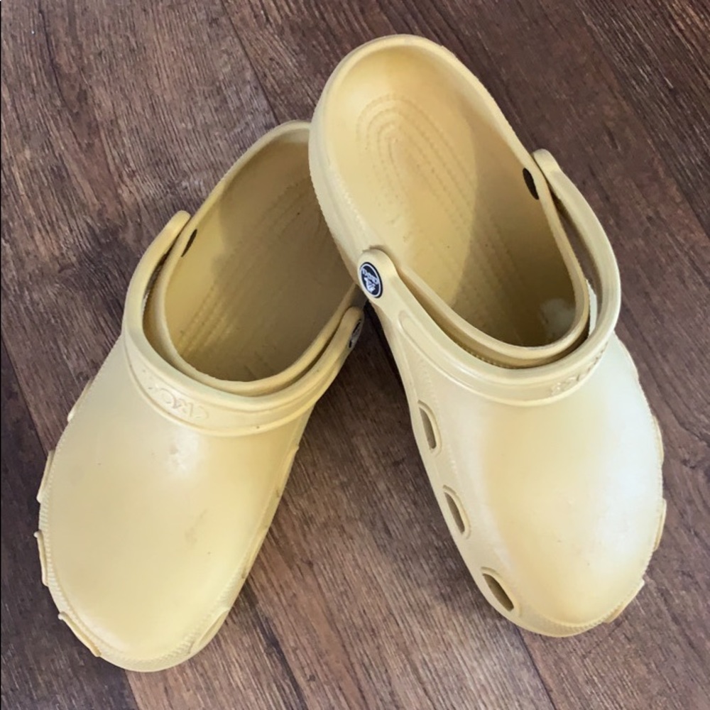 Yellow Crocs size 10